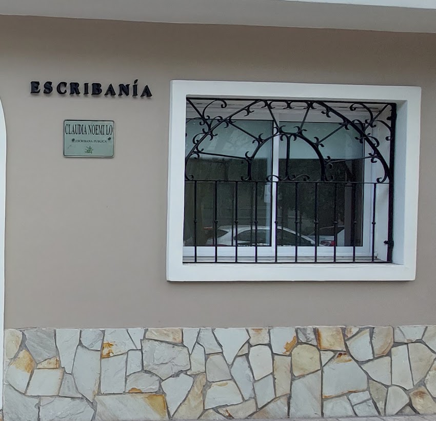 Escribana Pública Claudia Noemí Lo